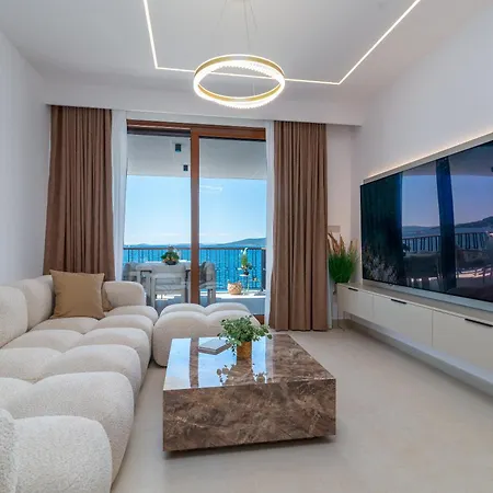 Royal Oak Beachfront Trogir