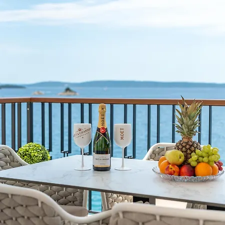 Royal Oak Beachfront Trogir Seget Vranjica
