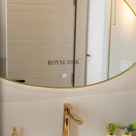 Royal Oak Beachfront Trogir شقة