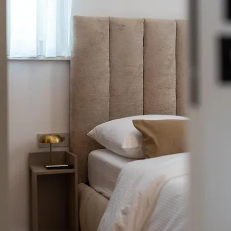 Royal Oak Beachfront Trogir شقة *