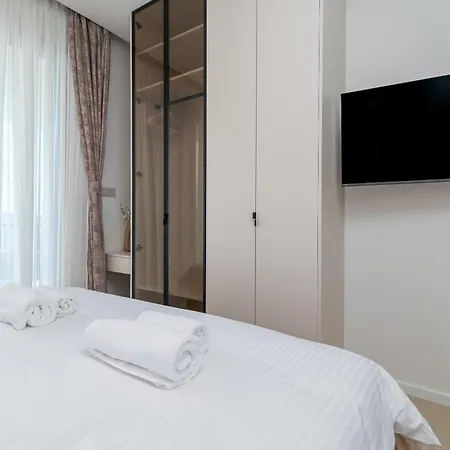 Royal Oak Beachfront Trogir شقة سيغيت فغانييتْسا