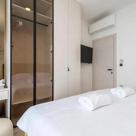Royal Oak Beachfront Trogir * 브랜지카