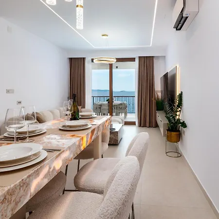 Royal Oak Beachfront Trogir *