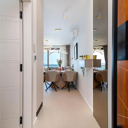 Royal Oak Beachfront Trogir * سيغيت فغانييتْسا