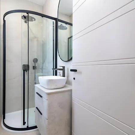Apartment Royal Oak Beachfront Trogir
