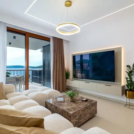 Royal Oak Beachfront Trogir Apartment Seget Vranjica