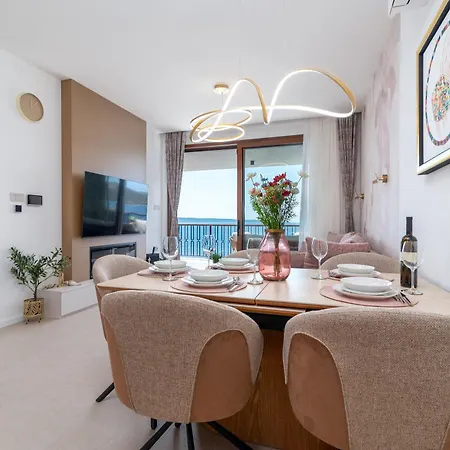 Apartment Royal Oak Beachfront Trogir Seget Vranjica