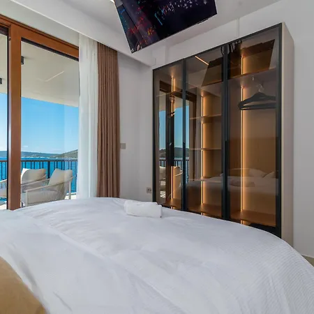 Royal Oak Beachfront Trogir Apartment Seget Vranjica