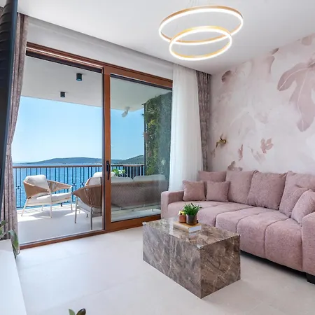 Royal Oak Beachfront Trogir * Seget Vranjica