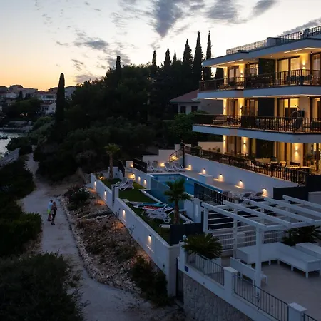 Royal Oak Beachfront Trogir