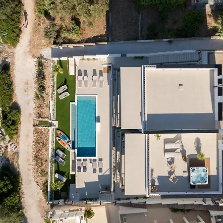 Royal Oak Beachfront Trogir Apartment