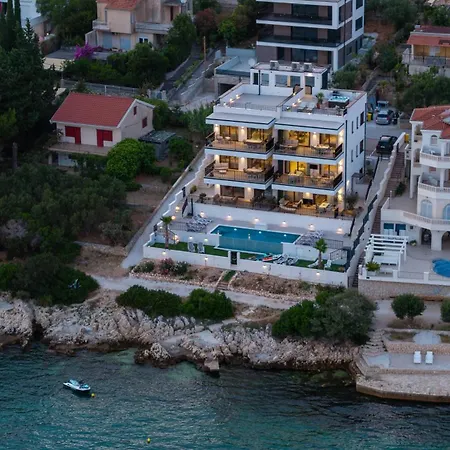 Royal Oak Beachfront Trogir Seget Vranjica