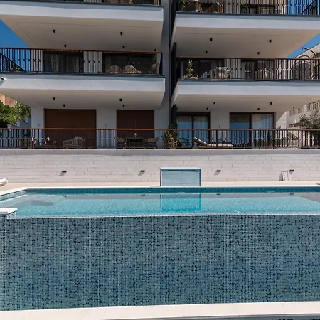 Apartment Royal Oak Beachfront Trogir