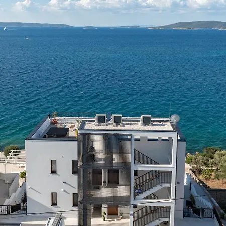 Apartment Royal Oak Beachfront Trogir Seget Vranjica