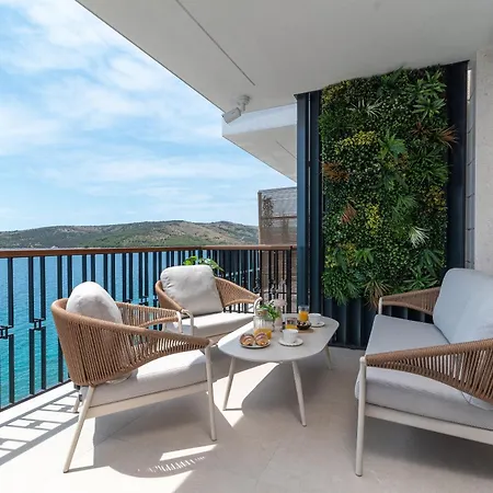 Apartment Royal Oak Beachfront Trogir